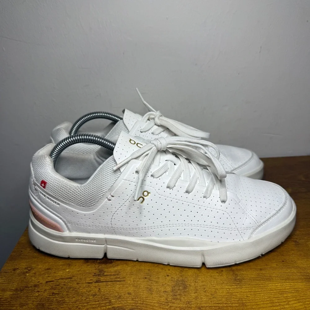 On The Roger Advantage Tennis Shoes Womens Size 10 White Rose 3WD30241188